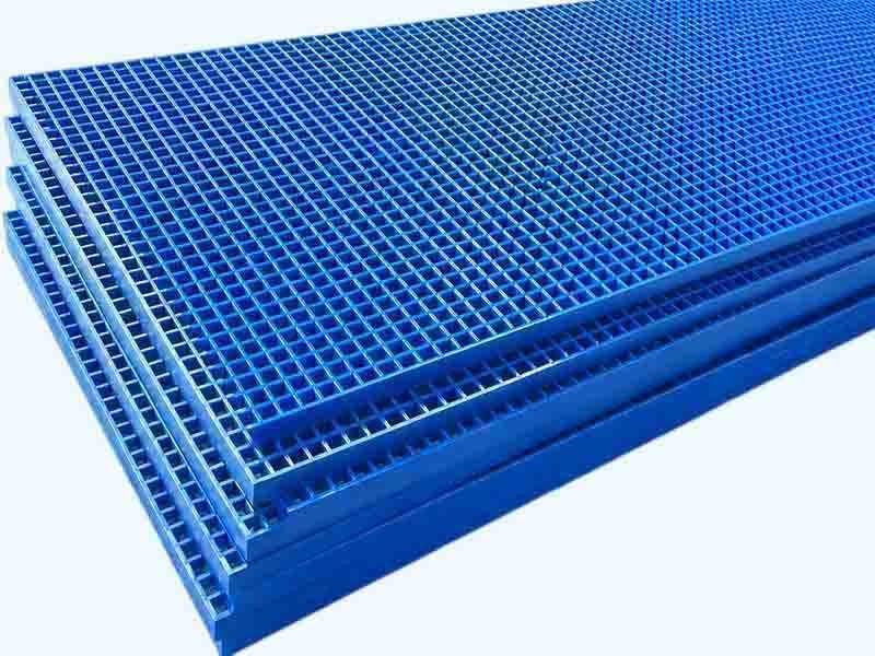 Molded FRP grating panel with square mesh pattern and grit‑top surface manufactured by WayTong Building Materials